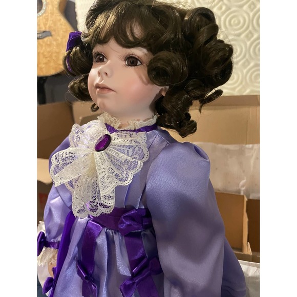 "Limited Edition Delight: Own 'Rosalind' - Picture 3 of 10